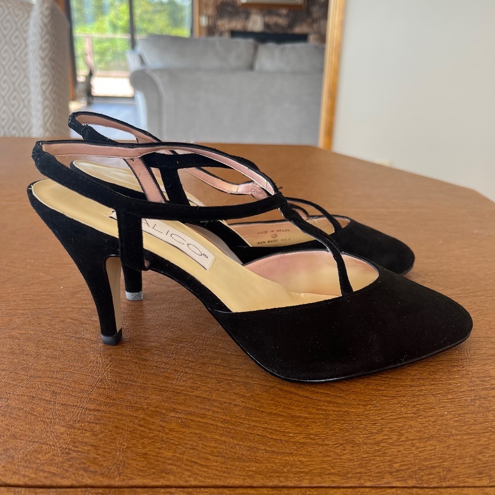 New black suede heels T strap